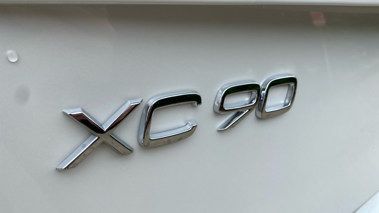 Volvo XC90 2.0 T8 PHEV Ultra Dark 5dr AWD Geartronic Estate